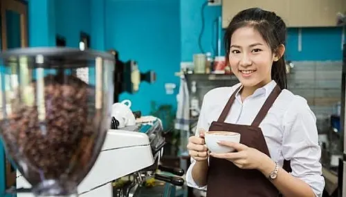 barista penyaji minuman kopi di sorrento cc8518