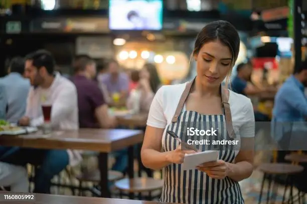 pelayan restoran wanita 496e65