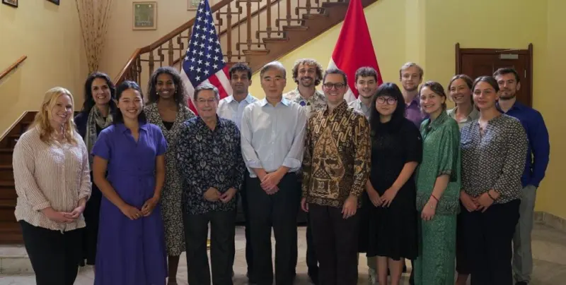 pengajar bahasa inggris di sekolah menengah atas 56c35c