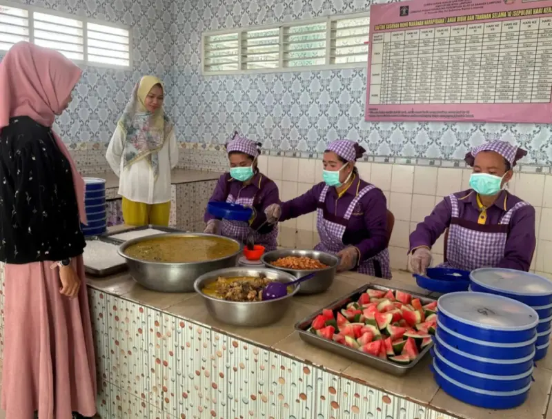 petugas dapur dan persiapan makanan d5c09a