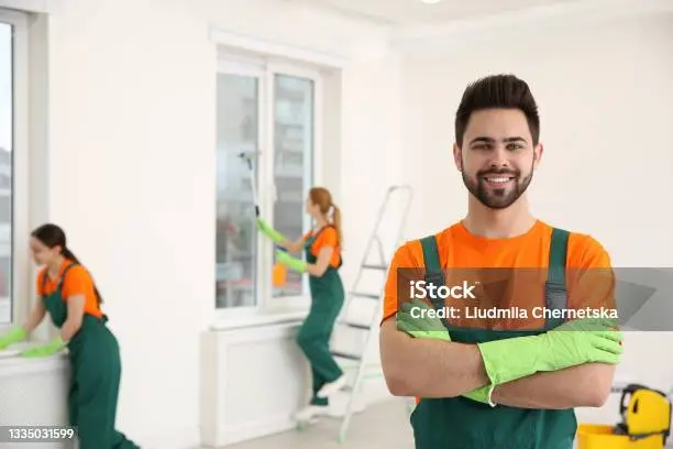 petugas layanan kebersihan dan penataan ruangan cc71ec