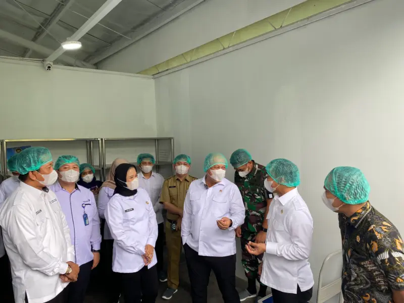 staf operasional dapur dan pengelolaan persediaan makanan c356d7