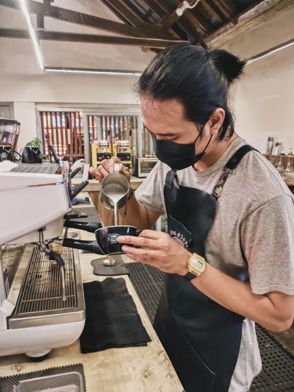 barista penyaji minuman kopi dan non kopi fda935