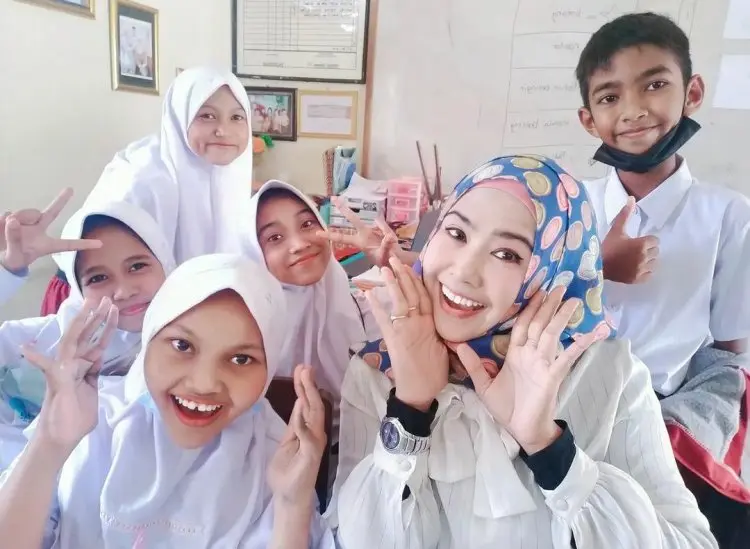 guru kelas sekolah luar biasa slb 6fd476