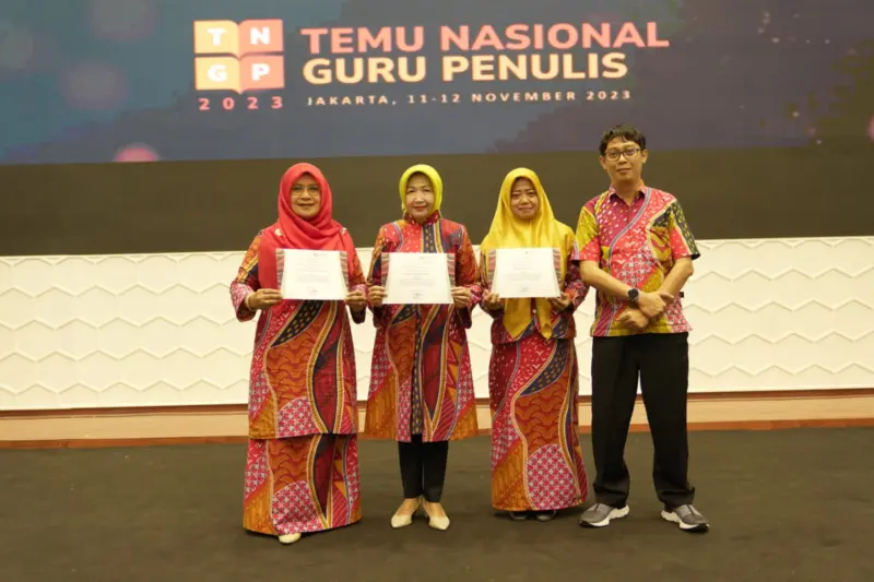 guru pengajar al quran di mojokerto 747c3c