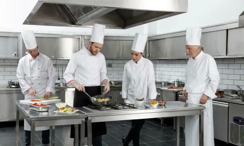 koki bagian dapur chef de partie 6ddd3f