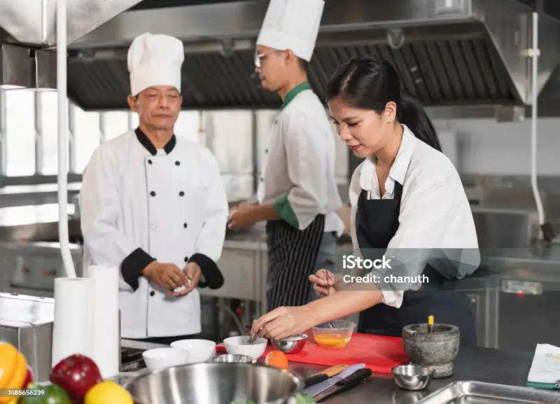 koki senior persiapan masakan dan pengawasan dapur 0bfe58