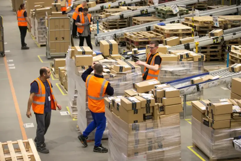 manajer operasional gudang dan distribusi 068c43