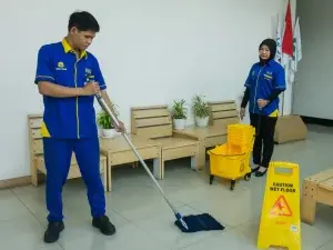 petugas kebersihan area surabaya fb5eef