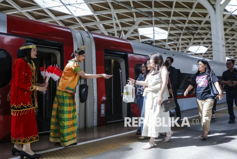 petugas penumpang dan penagihan tiket 59eb00