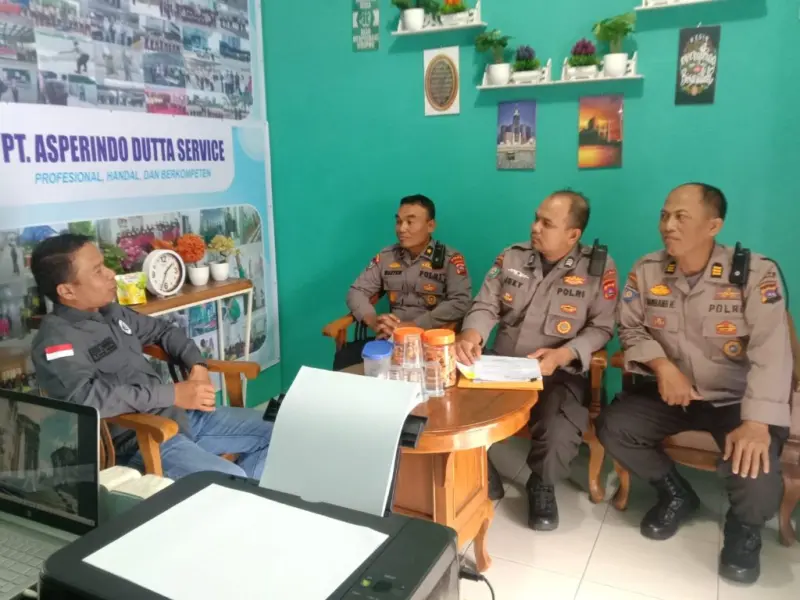 staf keamanan kantor cabang padang 970498